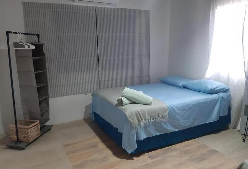 2间卧室的房子, Joebi S House Walking Distance To Rocky Cay Beach Ideal For Families Or Groups