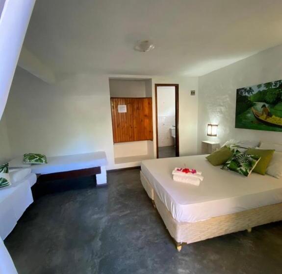 정원 전망 4인용 스탠다드 룸, Pousada Jardim Da Praia