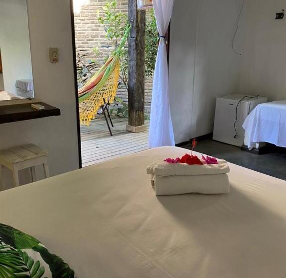 정원 전망 4인용 스탠다드 룸, Pousada Jardim Da Praia