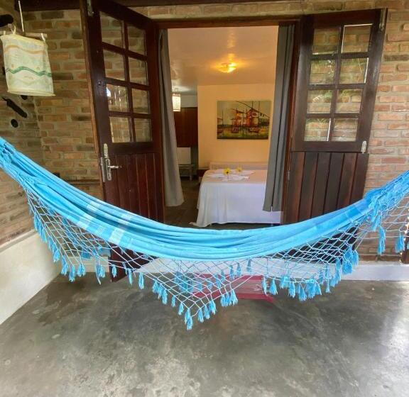 스탠다드 트리플 발코니 룸, Pousada Jardim Da Praia