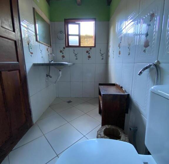 정원 전망 4인용 스탠다드 룸, Pousada Jardim Da Praia