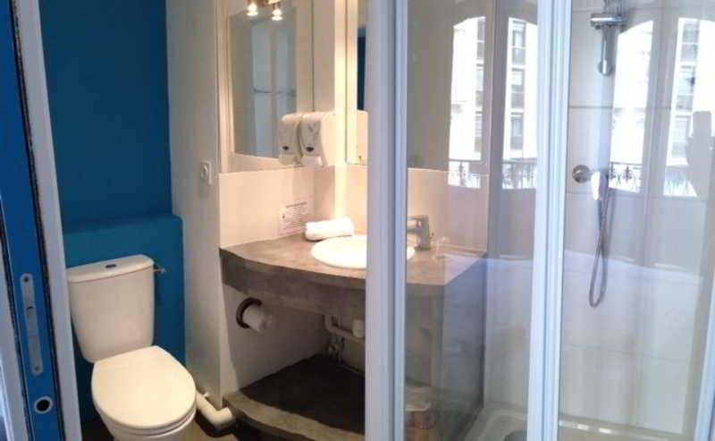 غرفة قياسية ثلاثية, Hôtel Des Ambassadeurs