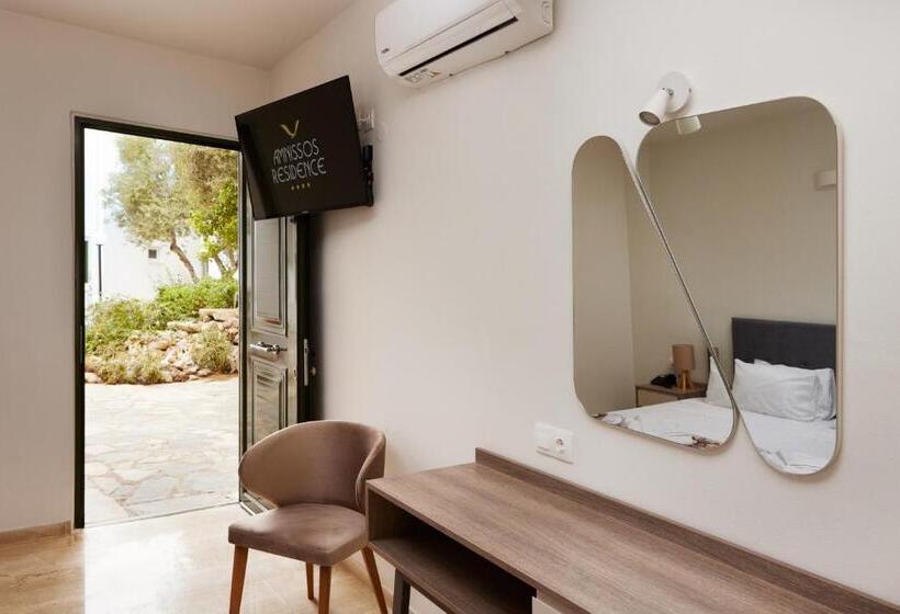 سوئیت جونیور با استخر, Amnissos Residence