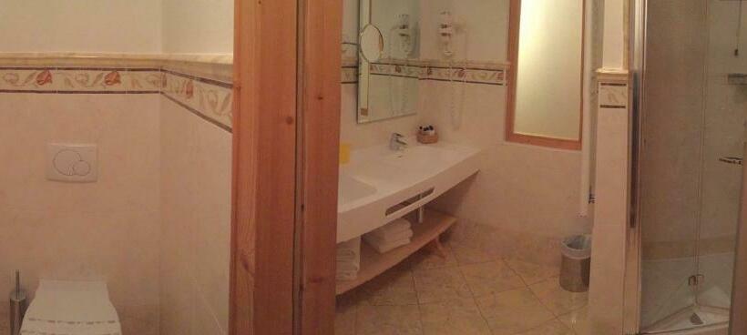 اتاق سوپریور سه تخته, Campiglio Bellavista