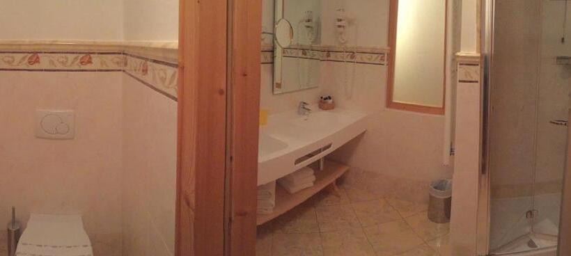اتاق سوپریور چهار تخته, Campiglio Bellavista