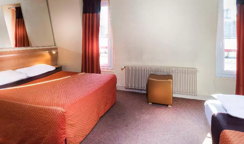 スタンダードトリプルルーム, De France Quartier Latin