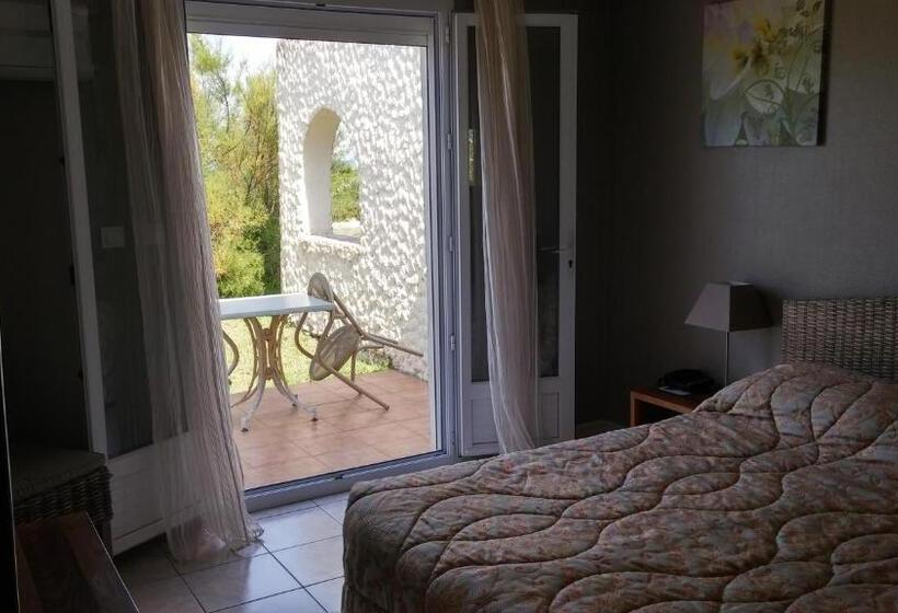 Номер Стандарт Вид на Сад, Hôtel Pineto