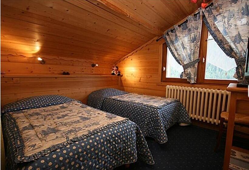 标准三人间, Le Castellan