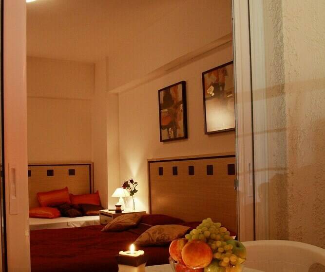 חדר סטנדרט לשלושה, Nancy