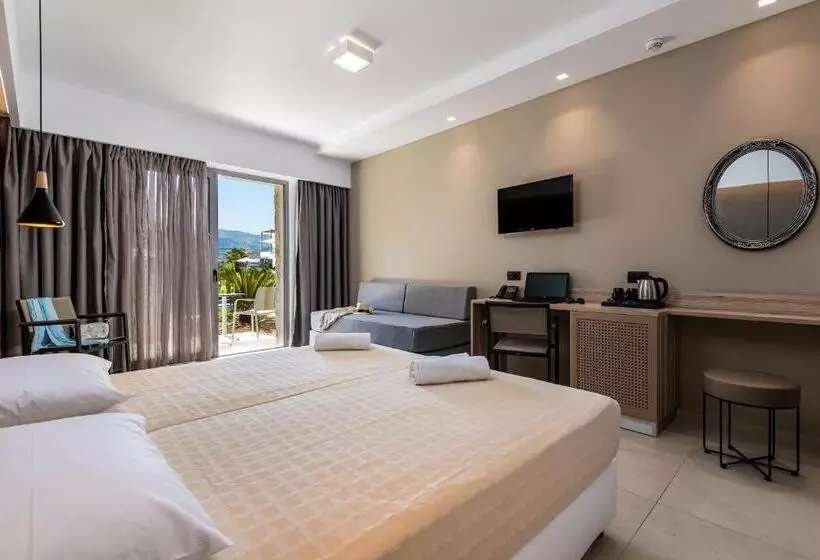Deluxe Triple Room, Oneiro Boutique