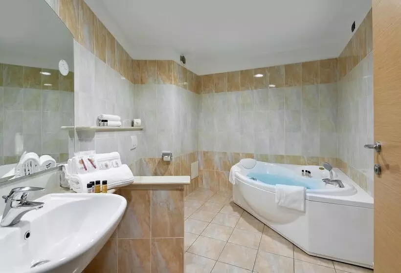 سوییت, B&b Hotel Settimo Torinese