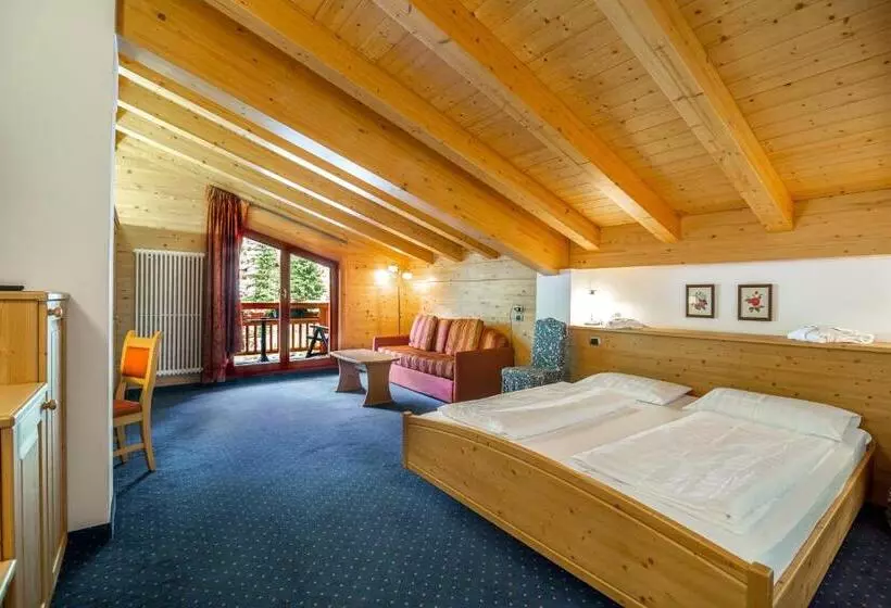 Standard Neljän Hengen Huone, Salvan