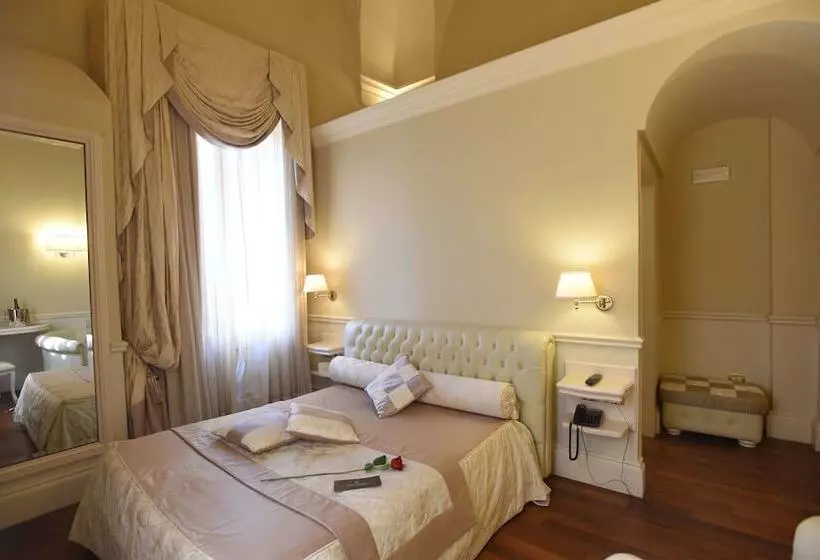 اتاق سوپریور با چشم‌انداز شهر, Suite Hotel Santa Chiara