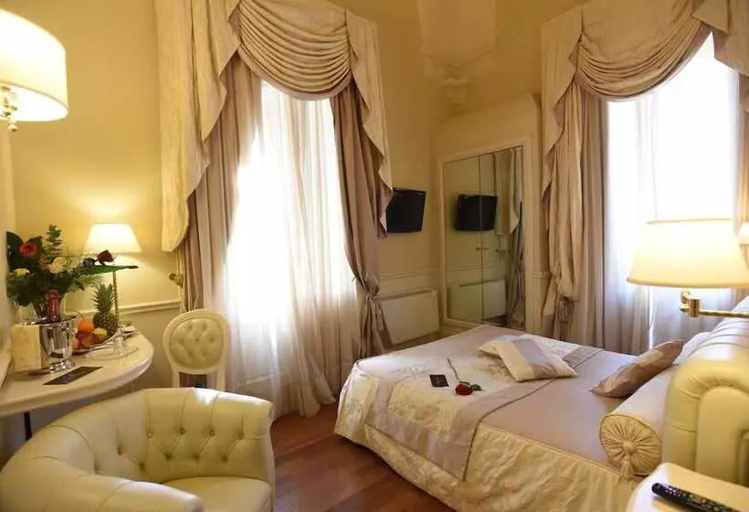 اتاق سوپریور با چشم‌انداز شهر, Suite Hotel Santa Chiara