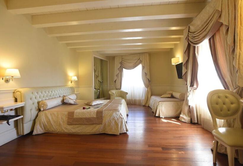اتاق استاندارد سه نفره, Suite Hotel Santa Chiara