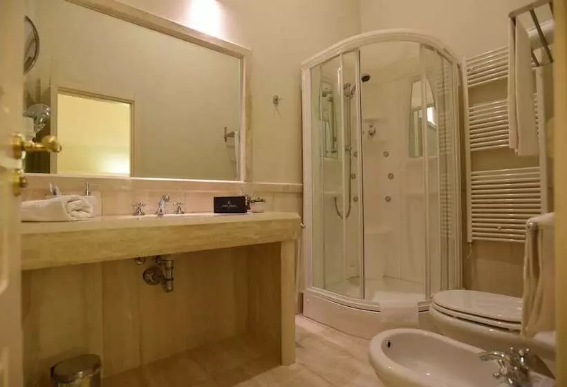 اتاق اکونومی, Suite Hotel Santa Chiara