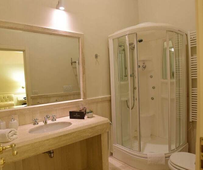 اتاق اکونومی, Suite Hotel Santa Chiara