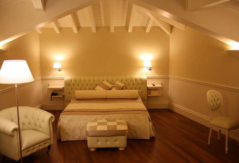 اتاق اکونومی, Suite Hotel Santa Chiara