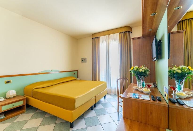 חדר סופריור לשלושה, Villa Elena