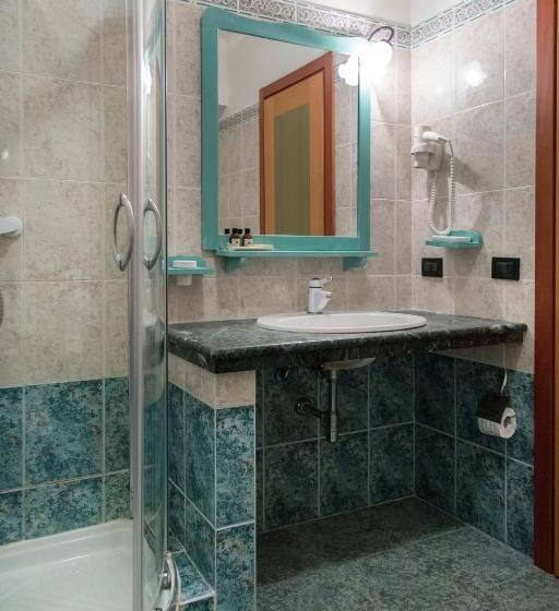 4인용 스탠다드 룸, Village Paradise