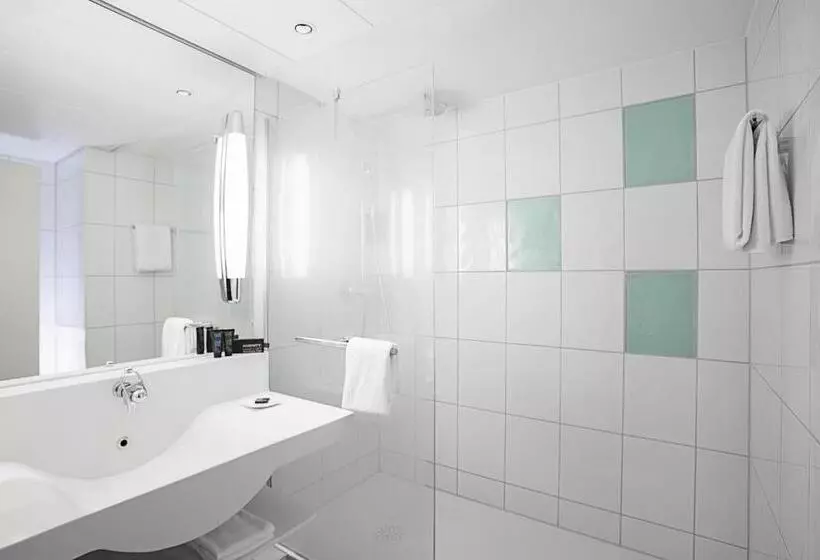 اتاق کلاسیک سه تخته, Novotel Marseille Vieux Port