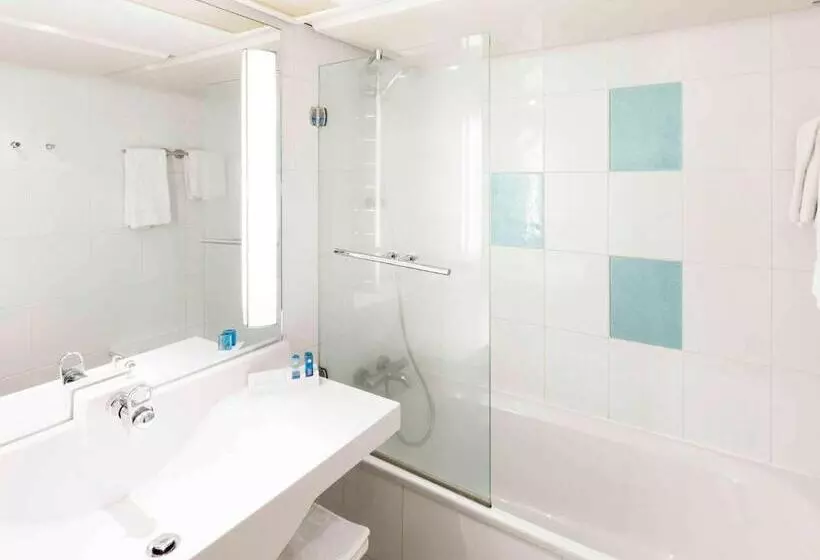اتاق کلاسیک سه تخته, Novotel Marseille Vieux Port
