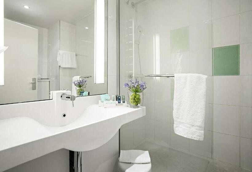 行政三人间, Novotel Marseille Vieux Port