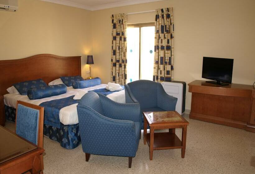 Standard Neljän Hengen Huone Parveke, The St. George’s Park