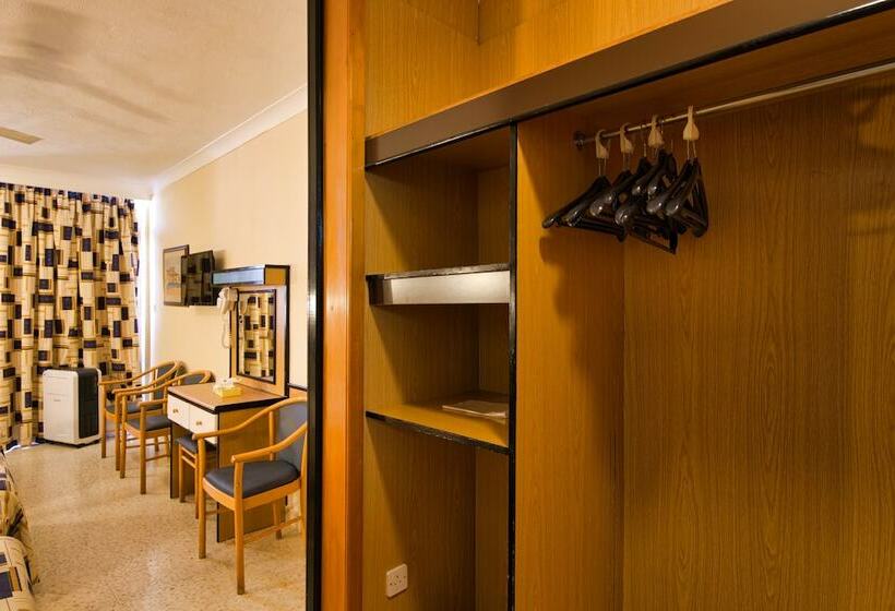 Standard Kolmen Hengen Huone Parveke, The St. George’s Park