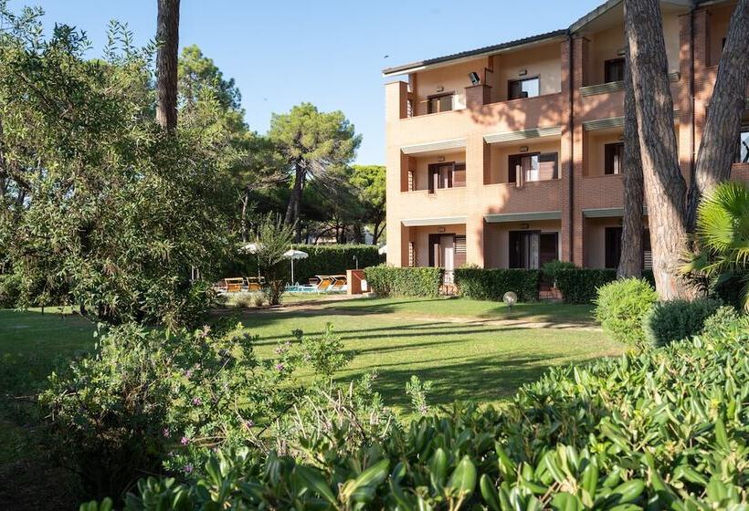 اتاق خانوادگی با چشم‌انداز باغ, Ricci Hotel   Marina Di Grosseto