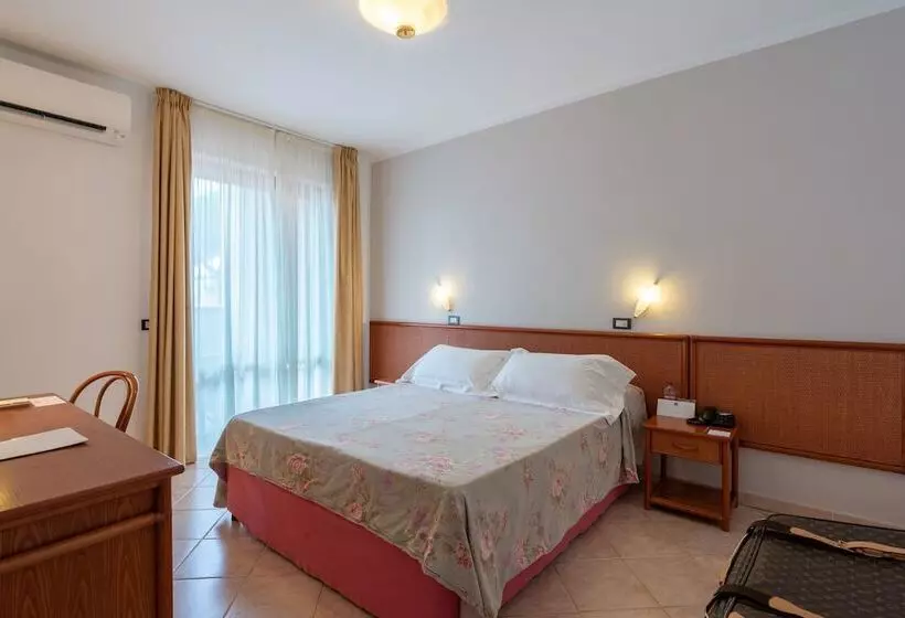 اتاق استاندارد با چشم‌انداز باغ, Ricci Hotel   Marina Di Grosseto
