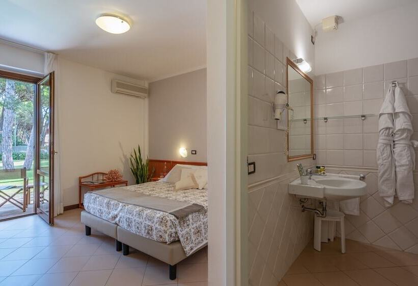 اتاق سوپریور با چشم‌انداز باغ, Ricci Hotel   Marina Di Grosseto