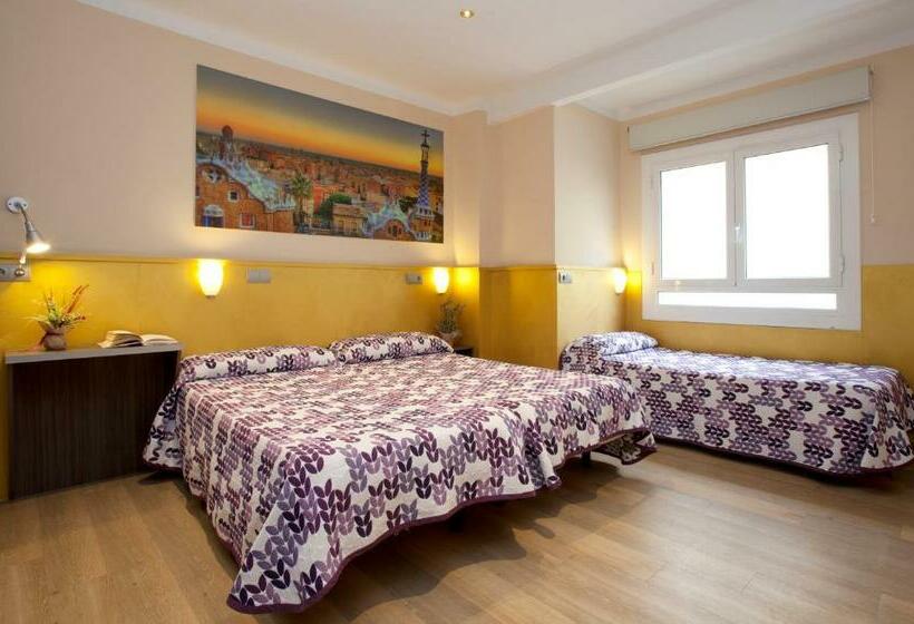 اتاق استاندارد سه نفره, Hostal Barcelona