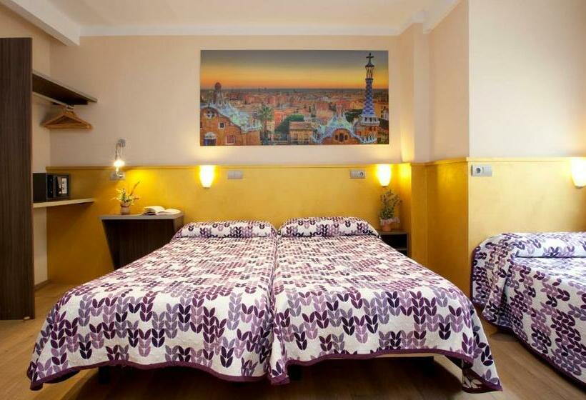 اتاق استاندارد سه نفره, Hostal Barcelona