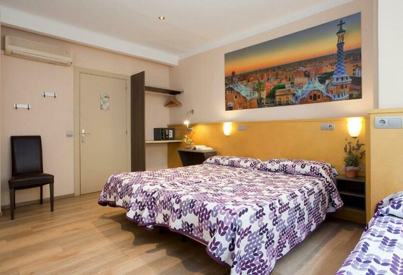اتاق استاندارد سه نفره, Hostal Barcelona