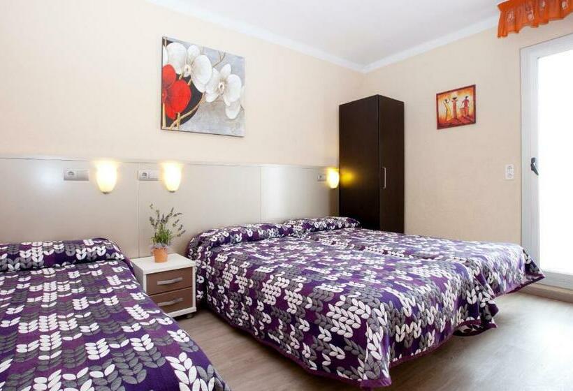 Номер Стандарт Трехместный, Hostal Barcelona