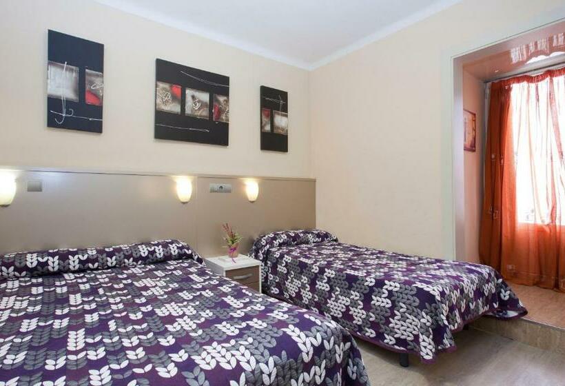 اتاق استاندارد سه نفره, Hostal Barcelona