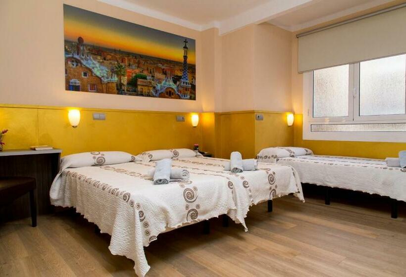 اتاق استاندارد سه نفره, Hostal Barcelona