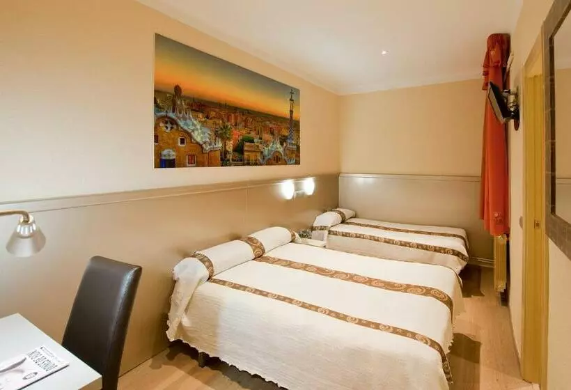 اتاق استاندارد سه نفره, Hostal Barcelona