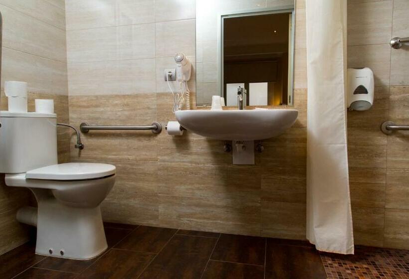 اتاق استاندارد سه نفره, Hostal Barcelona