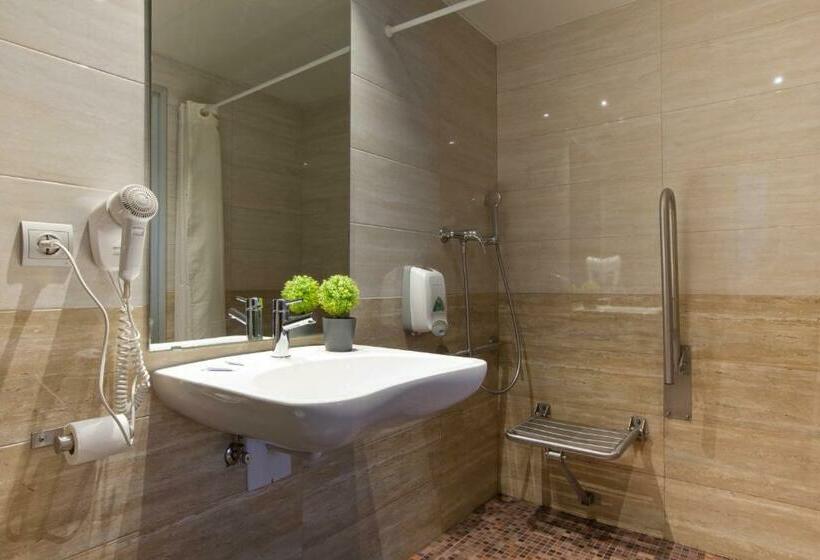 اتاق استاندارد سه نفره, Hostal Barcelona