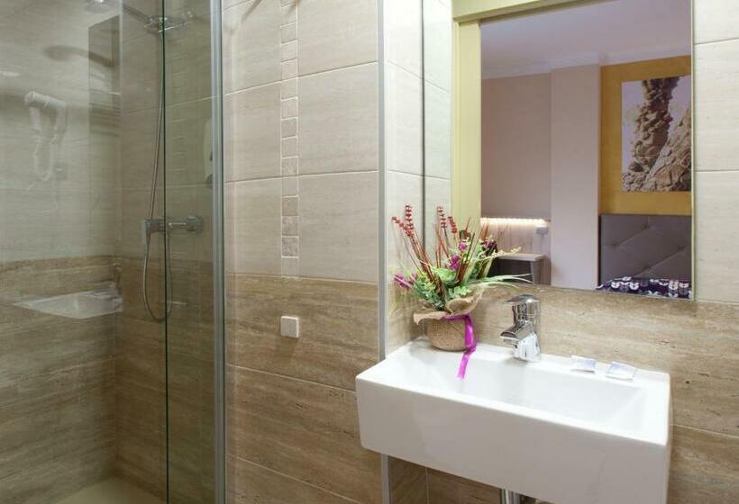 Номер Стандарт, Hostal Barcelona