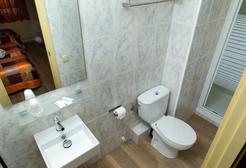 اتاق استاندارد یک نفره, Hostal Barcelona