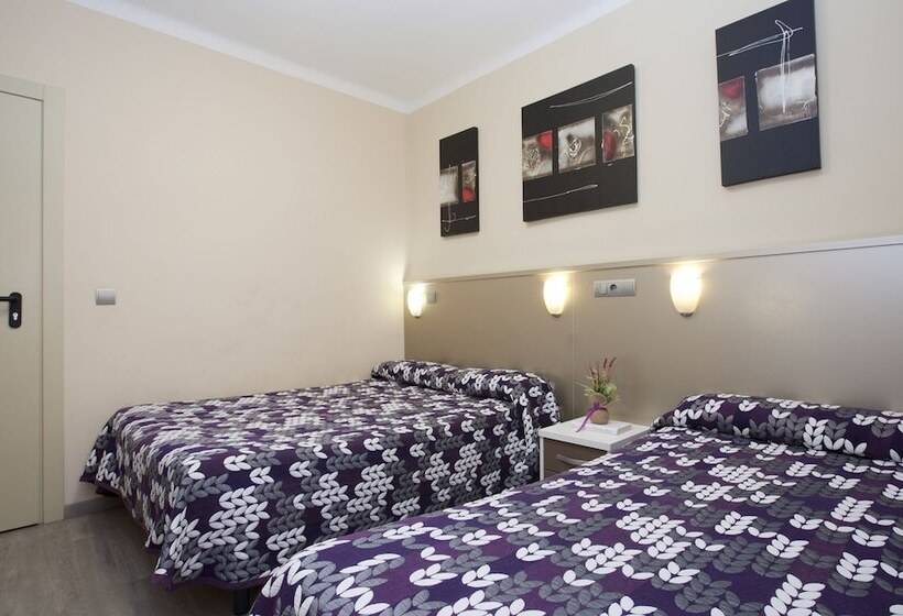 اتاق استاندارد سه نفره, Hostal Barcelona