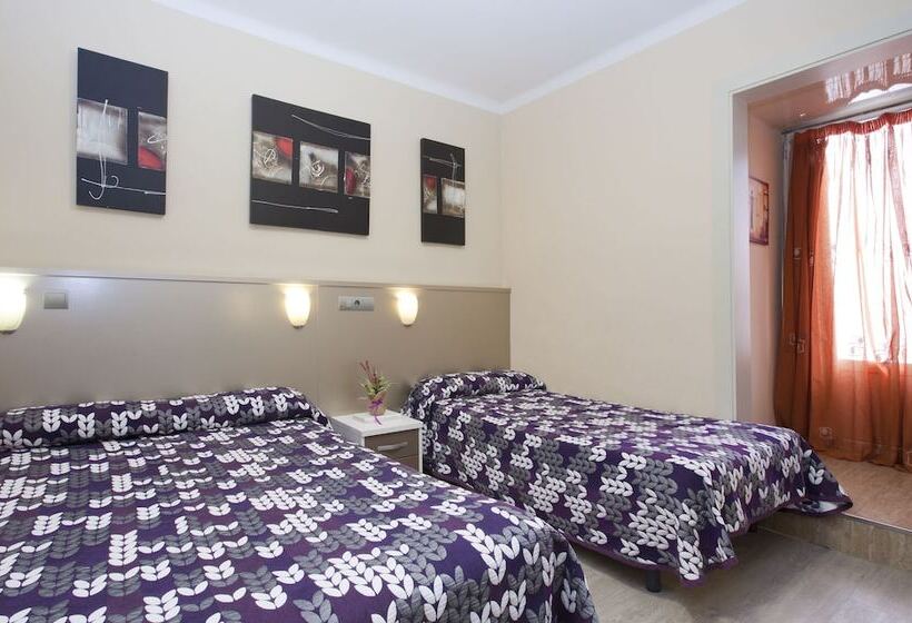 Номер Стандарт Трехместный, Hostal Barcelona