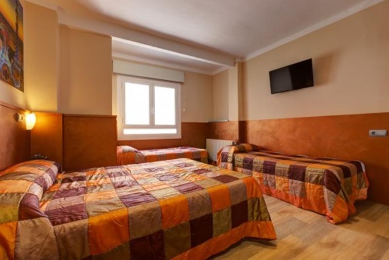 Номер Стандарт Трехместный, Hostal Barcelona