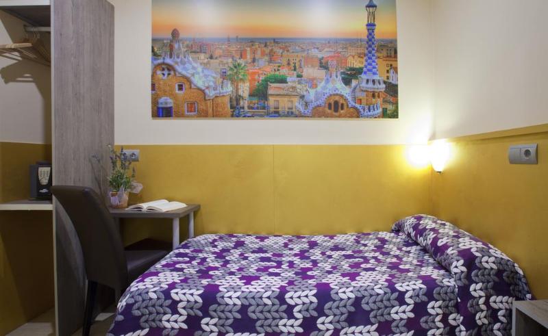 اتاق استاندارد یک نفره, Hostal Barcelona