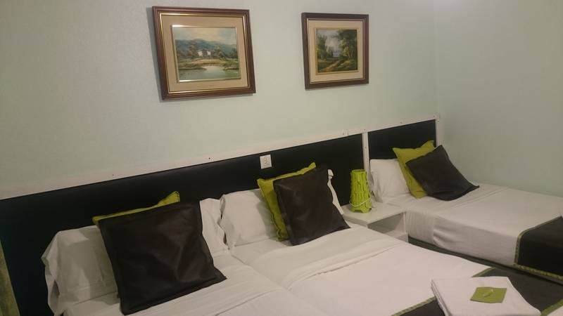 اتاق استاندارد سه نفره, Ch Chelo