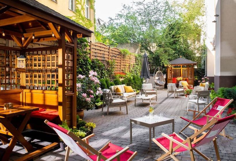 スタンダードスタジオ, Amber Boutique Hotels   Hotel Amber