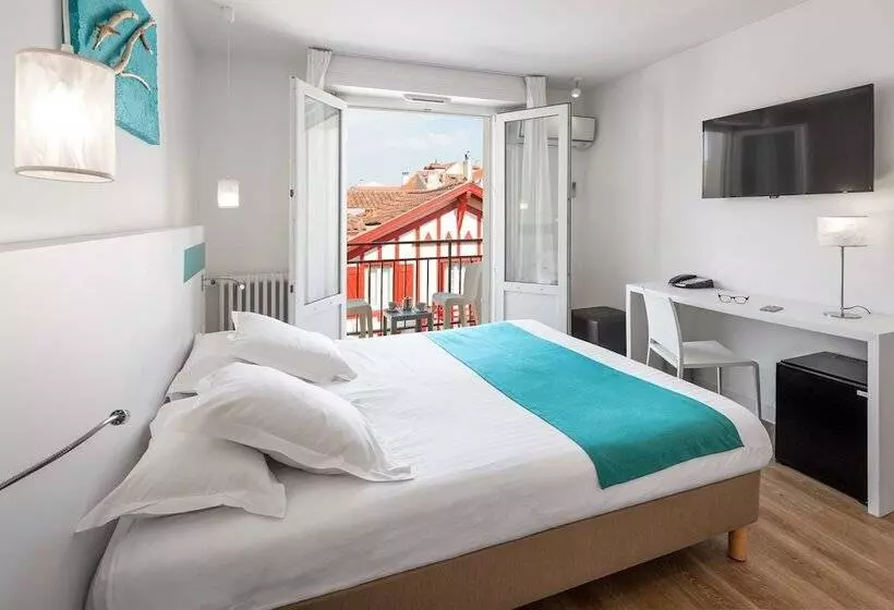 اتاق راحتی, Hôtel Kemaris